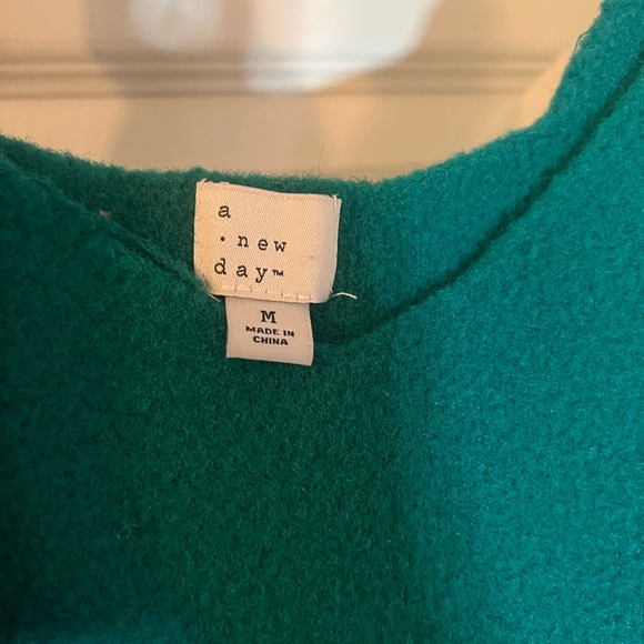 A New Day Women's V Neck Fuzzy Sweater Tank, Crop Top Green Blk Purple M Lot 3 - Picture 2 of 7